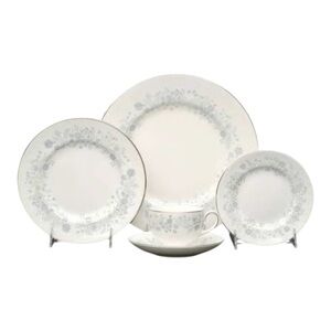 Wedgwood Bone China 5-Piece Place Setting, Vintage, Discontinued, England.